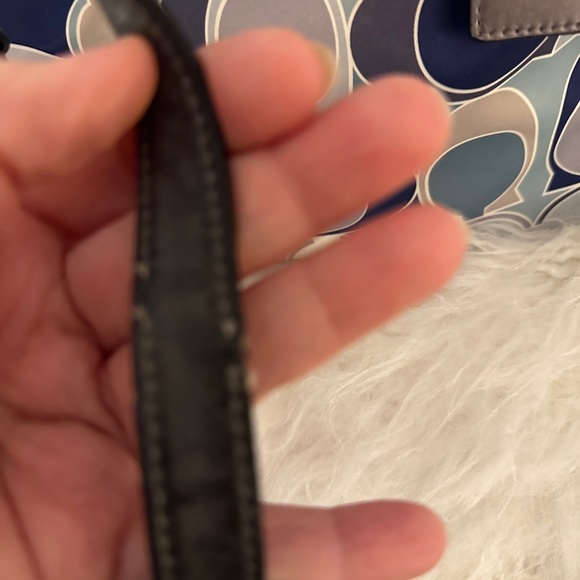 Vintage Coach Authentic Shoulder Bag - Picture 6 of 15